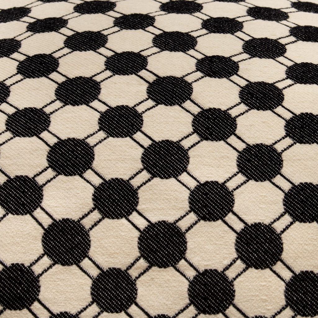 DAGNY #488-875/50 Cushion cover Sand w/black dots